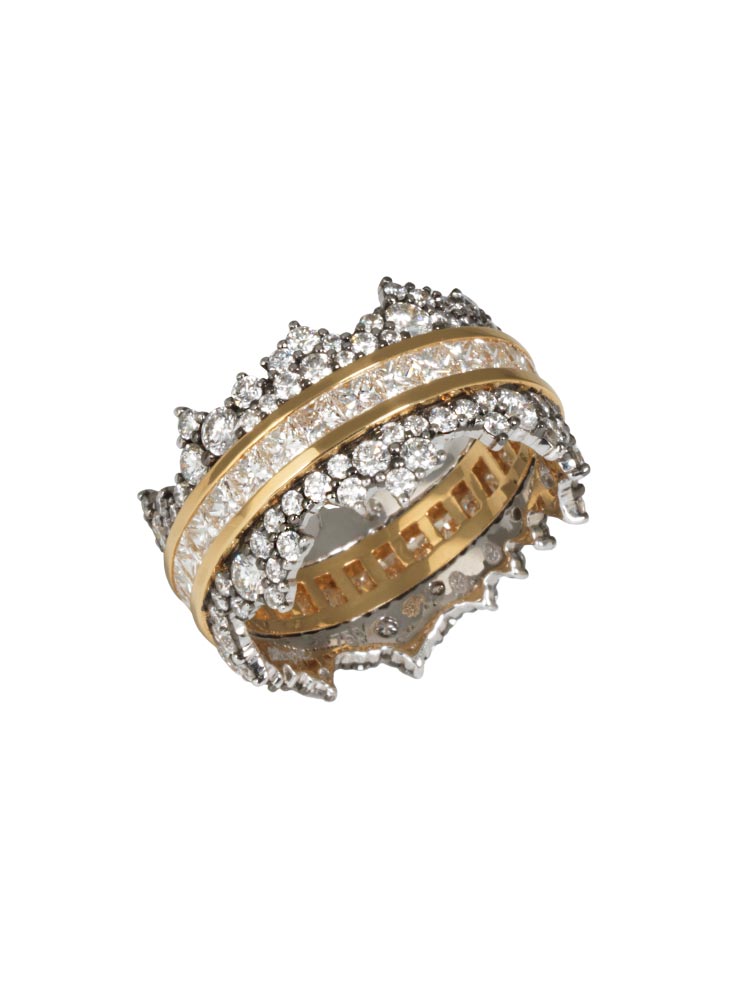 Diamonds Love ring: Brushed yellow gold and black rhodium-plated white gold wedding band, set with a line of princess-cut Diamonds and lace diamonds. A love ring inspired by Peau d'Âne.