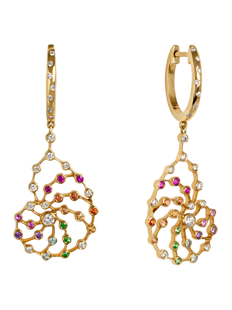"Nautile" single earring in yellow gold, multicolored sapphires, tsavorites, apatites and diamonds, by Alexandra Abramczyk